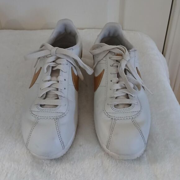 Nike Classic Cortez Leather shoes Light Bone/Metallic Gold-White size 8 - Picture 2 of 8